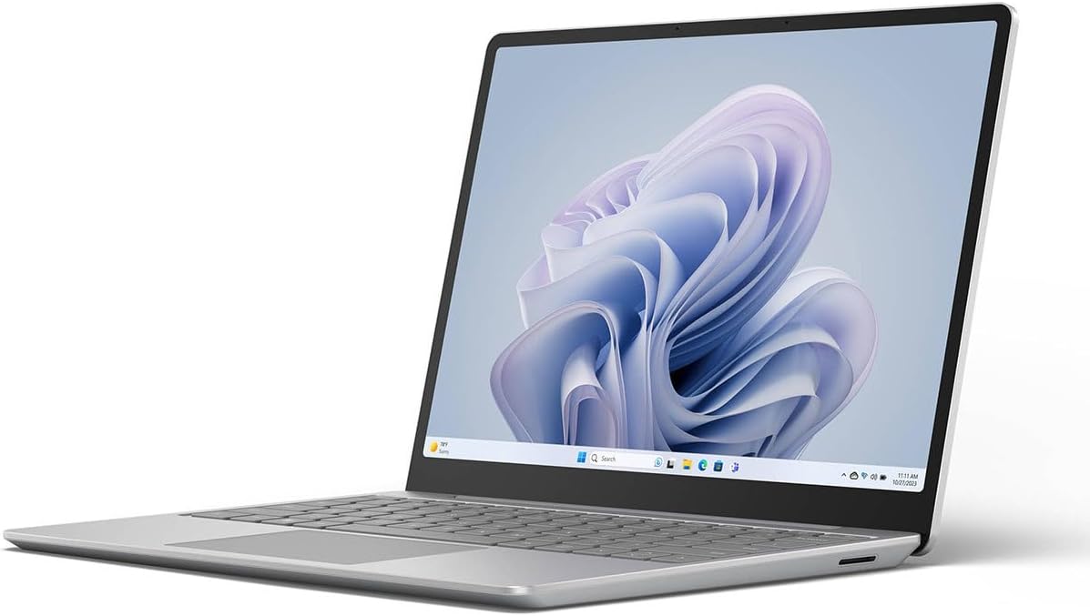 Microsoft Surface Laptop Go 3 12.4' Touchscreen Notebook - Intel Core i5-8 GB - 256 GB SSD - English Keyboard - Platinum