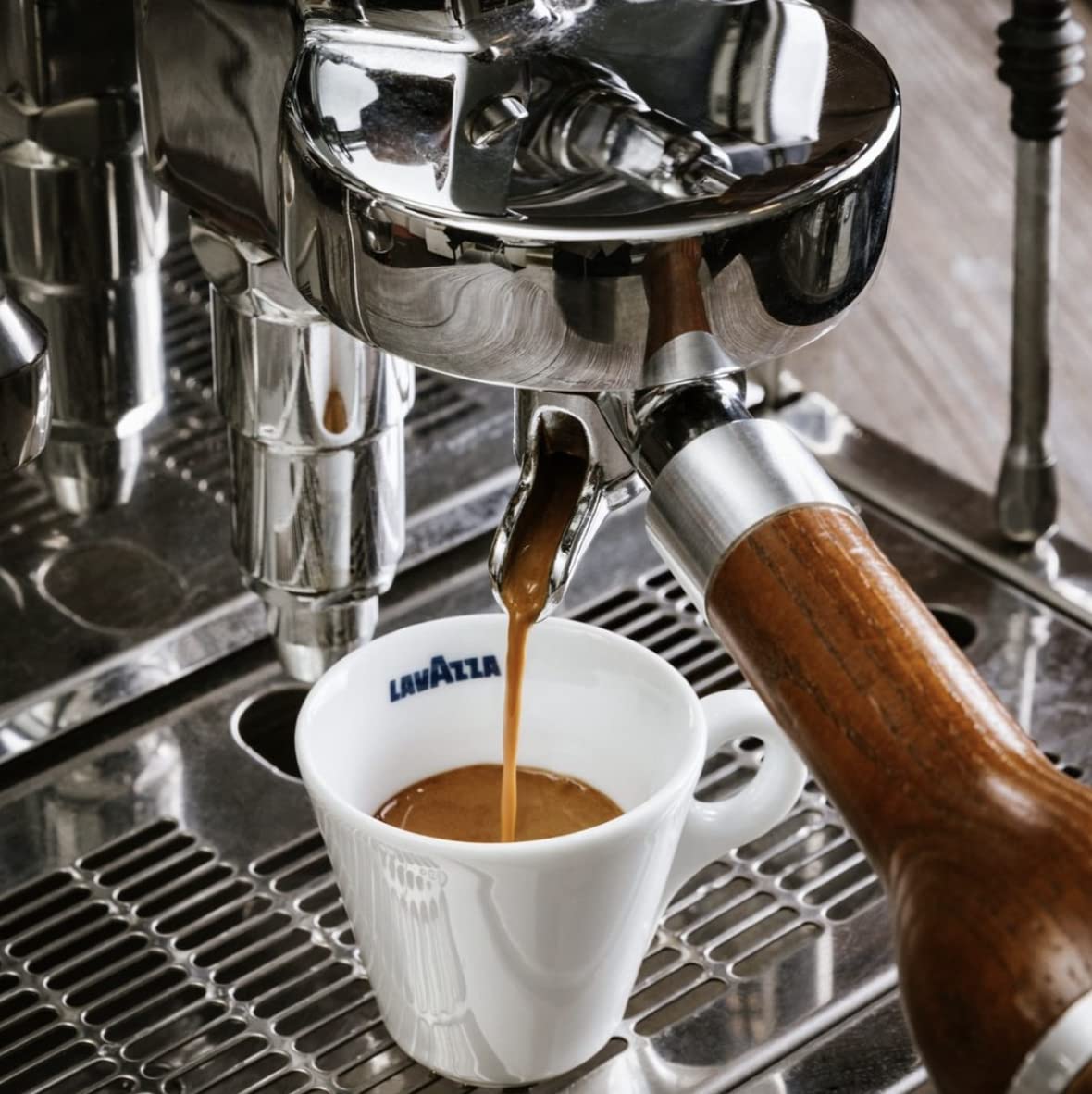 Lavazza Gran Riserva Whole Bean Coffee, Arabica and Robusta Blend, 2.2 lb Bag (Pack of 6)