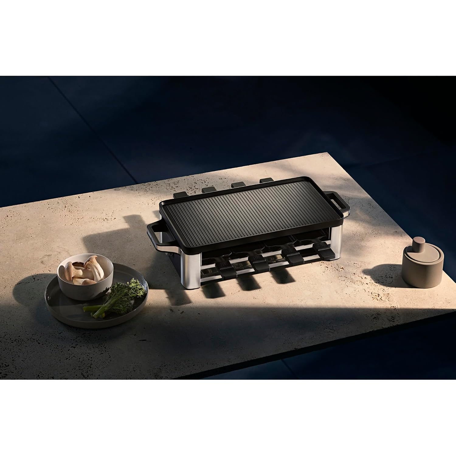 ERNITERTY WMF Lono Raclette Grill mit Pfännchen und Schiebern, Raclette 8 Personen, edelstahl matt, 1500W, White, (415040011)