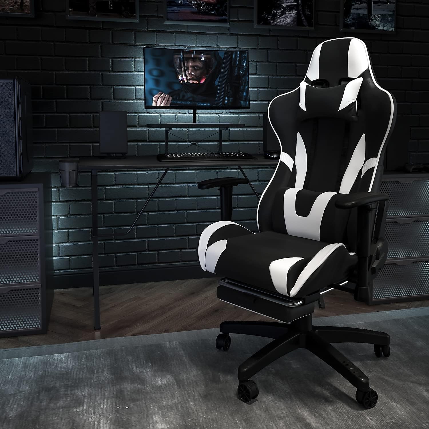 Flash Furniture X30 Gaming Chair Racing Office Ergonomic Computer Chair with Fully Reclining Back and Slide-Out Footrest in Black LeatherSoft