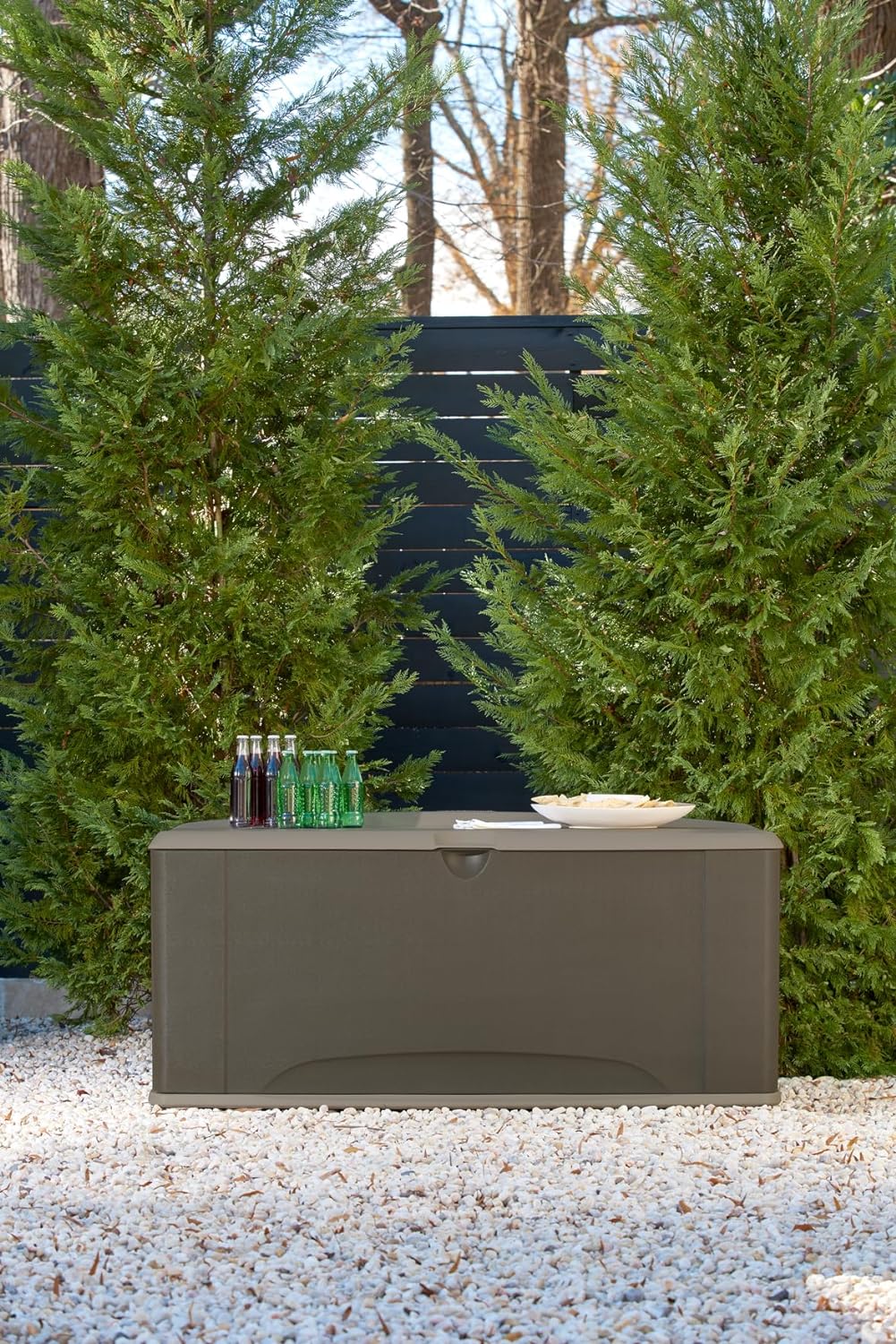 Rubbermaid Extra Large Resin Outdoor Storage Deck Box with Seat (120 Gal), Weather Resistant, Brown, Deck Organization for Home/Backyard/Pool Chemicals/Toys/Garden Tools/Porch/Patio Cushions